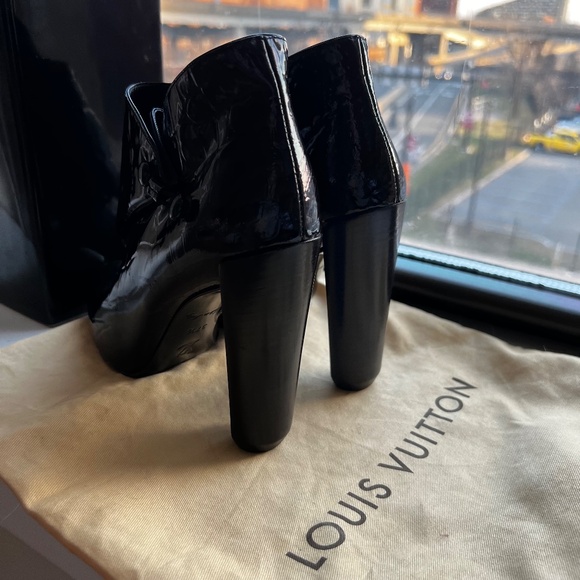 Louis Vuitton Patent Croc Embossed Delft Cornelia Ankle Boots Size 37.5 - Picture 3 of 8